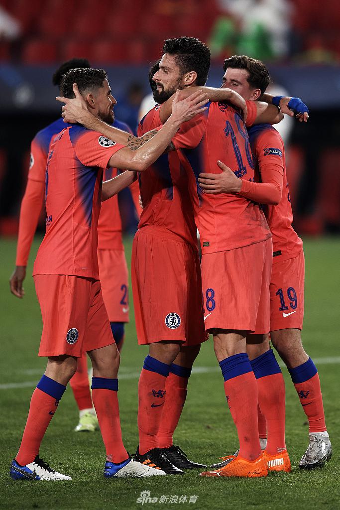 九游体育下载-塞维利亚训练开放日；今晨单刀错失引欢呼；欧冠在即；心理建设被强调-九游体育下载